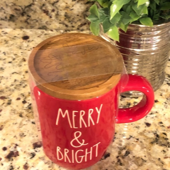 Rae Dunn Christmas MERRY & BRIGHT Large Mug With Wooden Lid / Coaster - Picture 2 of 5